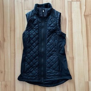 Athleta Ultra Slim Puffer Vest